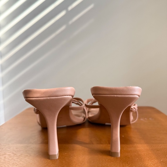 NWOT ASOS Design Hottie Mid-Heeled Mules Size 9 in Camel - Picture 3 of 4
